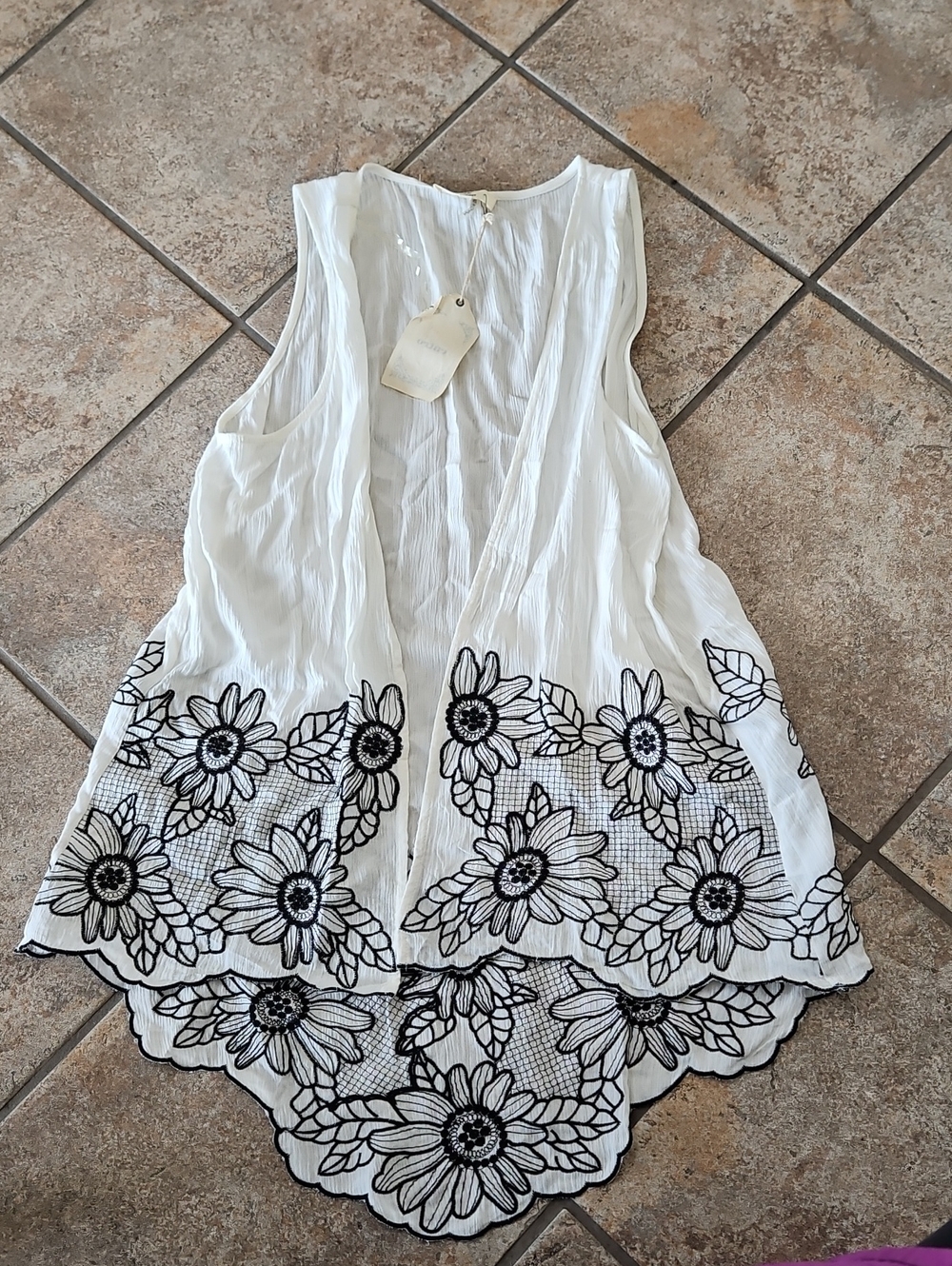 entro White Sleeveless Tunic with Black Floral Embroidery